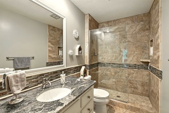 7603 Red Fox Trail, Hudson, OH 44236