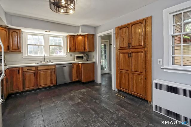 428 Peck Lane, Orange, CT 06477