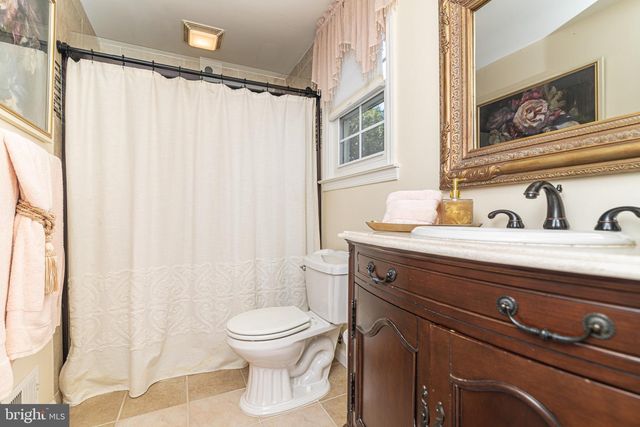 13 JUNIPER RD, Sewell, NJ 08080