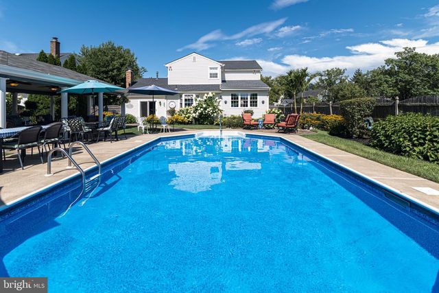 13 JUNIPER RD, Sewell, NJ 08080