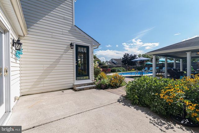 13 JUNIPER RD, Sewell, NJ 08080