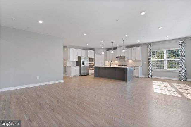 10602 STARFIRE LN, Waldorf, MD 20603