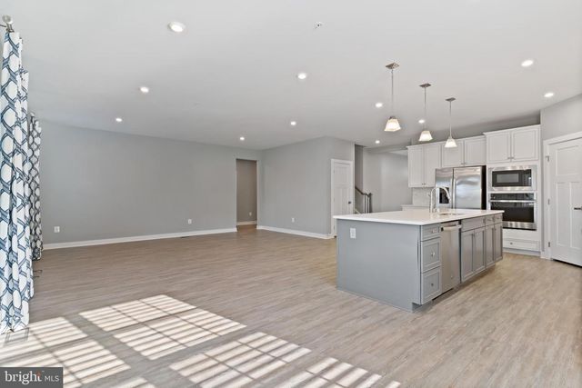 10602 STARFIRE LN, Waldorf, MD 20603