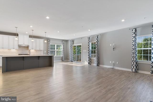 10602 STARFIRE LN, Waldorf, MD 20603