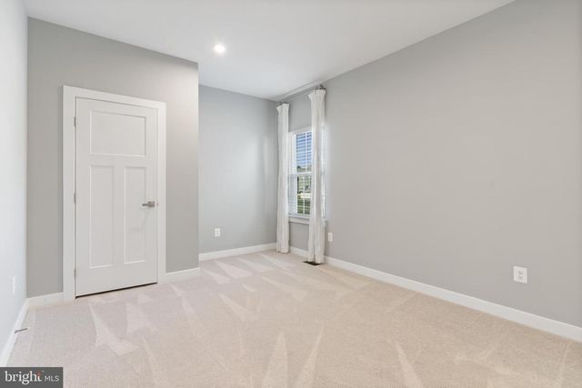 10602 STARFIRE LN, Waldorf, MD 20603