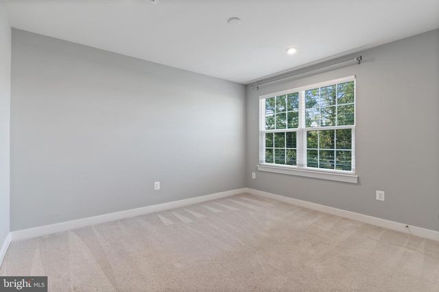 10602 STARFIRE LN, Waldorf, MD 20603