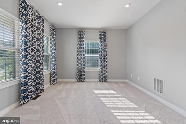 10602 STARFIRE LN, Waldorf, MD 20603