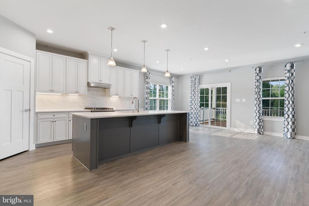 10602 STARFIRE LN, Waldorf, MD 20603