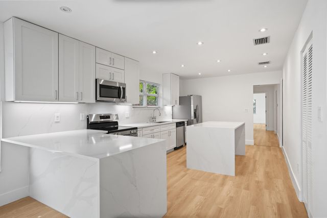 1404 NE 2nd Street, Pompano Beach, FL 33060