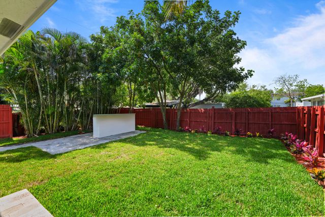 1404 NE 2nd Street, Pompano Beach, FL 33060