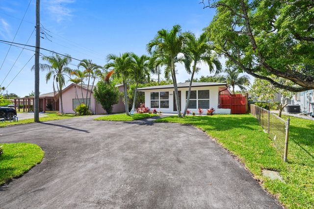1404 NE 2nd Street, Pompano Beach, FL 33060