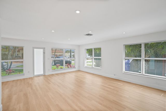 1404 NE 2nd Street, Pompano Beach, FL 33060