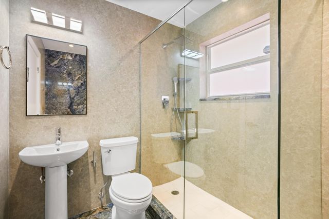 1404 NE 2nd Street, Pompano Beach, FL 33060