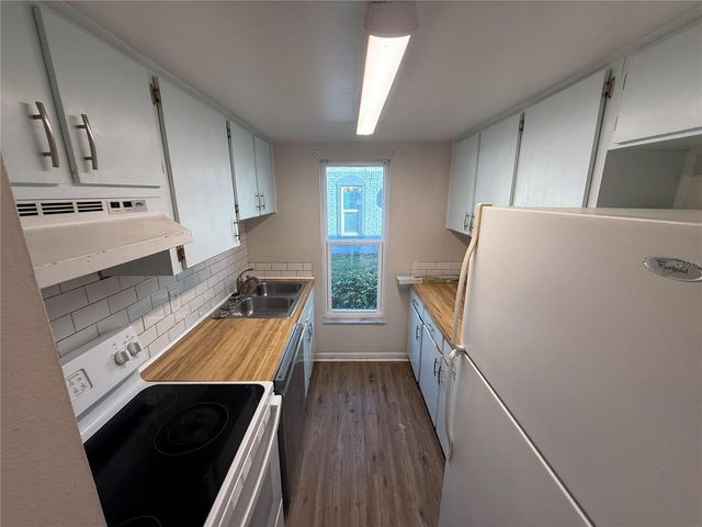 5120 TEMPLE HEIGHTS ROAD D, Tampa, FL 33617