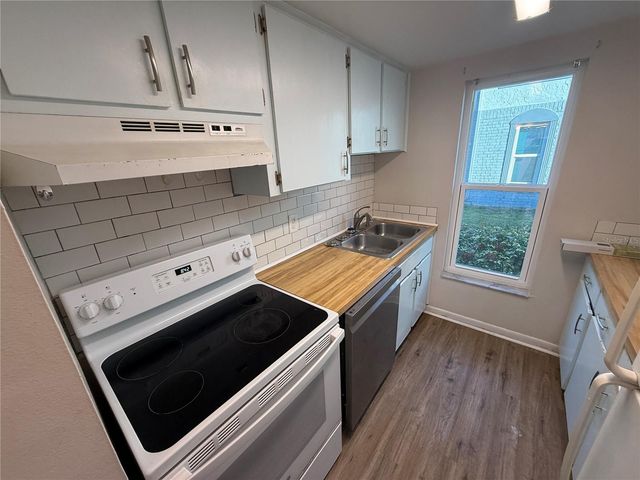 5120 TEMPLE HEIGHTS ROAD D, Tampa, FL 33617