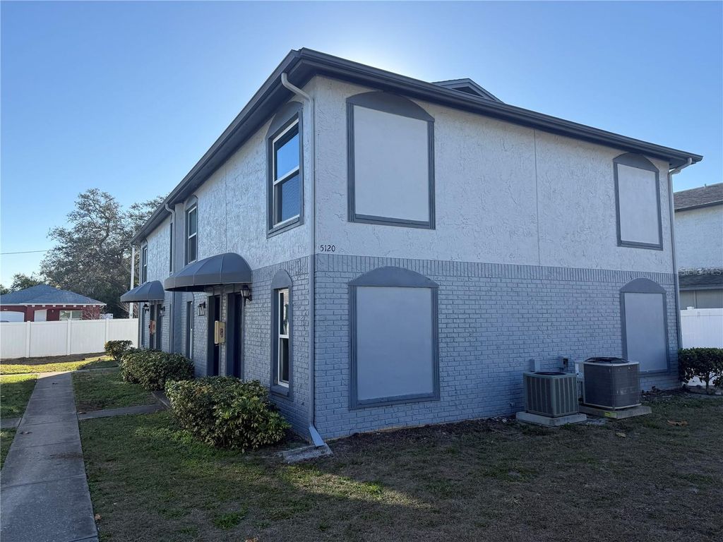 5120 TEMPLE HEIGHTS ROAD D, Tampa, FL 33617