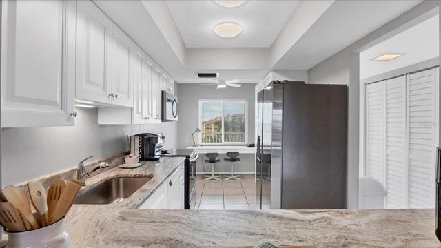 8625 MIDNIGHT PASS ROAD 506B, Sarasota, FL 34242