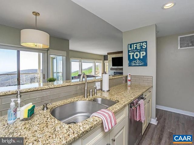 1616 OVERLOOK CONDOS, Roseland, VA 22967