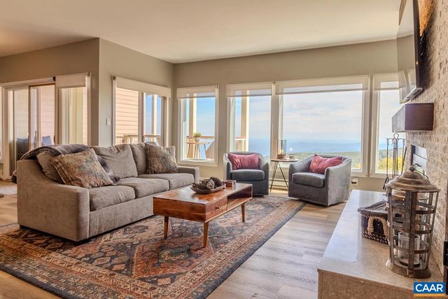 1616 OVERLOOK CONDOS, Roseland, VA 22967