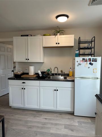 29 Main Street 3E, Warwick, NY 10990