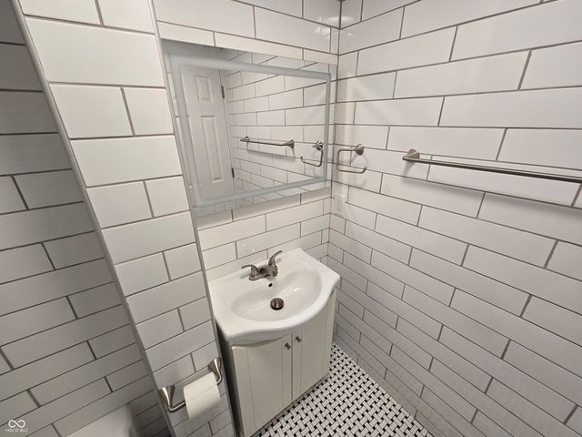 24 N Randolph Street, Indianapolis, IN 46201