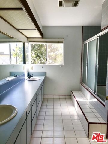 4322 Berryman Avenue, Los Angeles, CA 90066