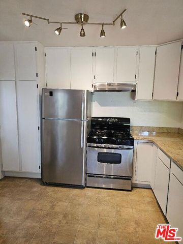 4322 Berryman Avenue, Los Angeles, CA 90066