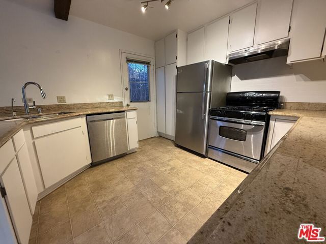 4322 Berryman Avenue, Los Angeles, CA 90066