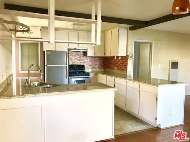 4322 Berryman Avenue, Los Angeles, CA 90066
