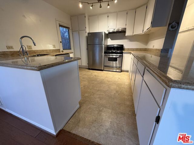 4322 Berryman Avenue, Los Angeles, CA 90066