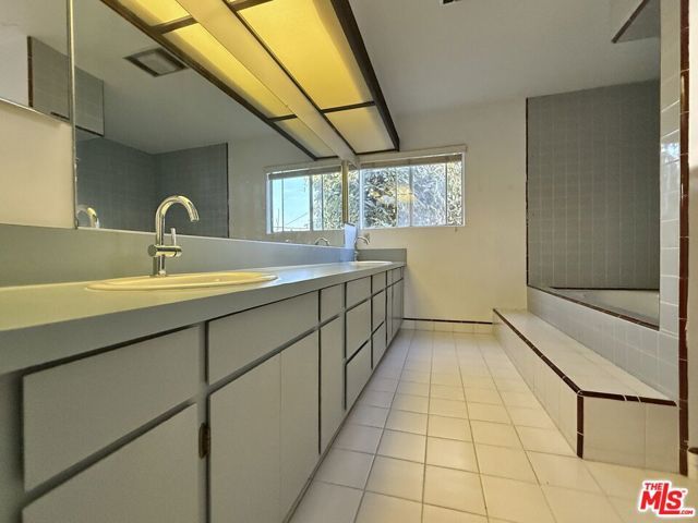 4322 Berryman Avenue, Los Angeles, CA 90066