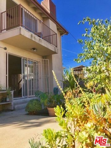 4322 Berryman Avenue, Los Angeles, CA 90066