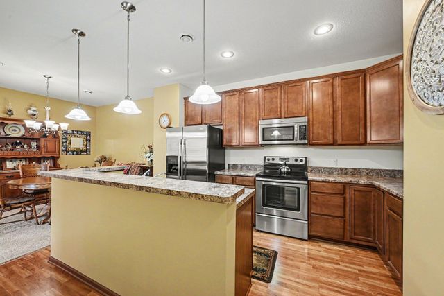 1601 Sumac Circle B, Carver, MN 55315