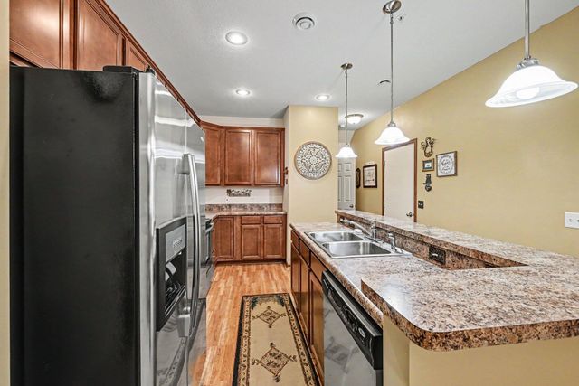 1601 Sumac Circle B, Carver, MN 55315