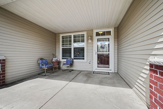 1601 Sumac Circle B, Carver, MN 55315