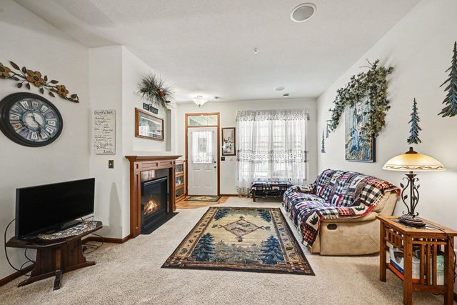 1601 Sumac Circle B, Carver, MN 55315