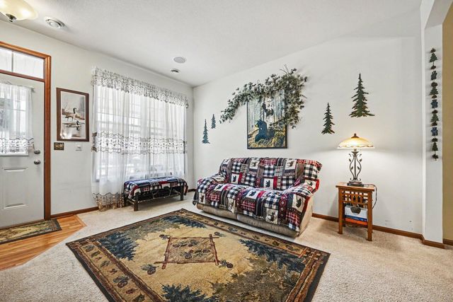1601 Sumac Circle B, Carver, MN 55315