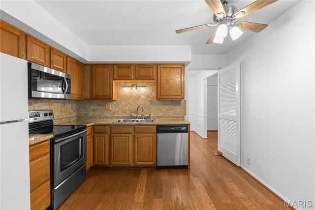 2332 Hidden Meadow Lane, Ballwin, MO 63021