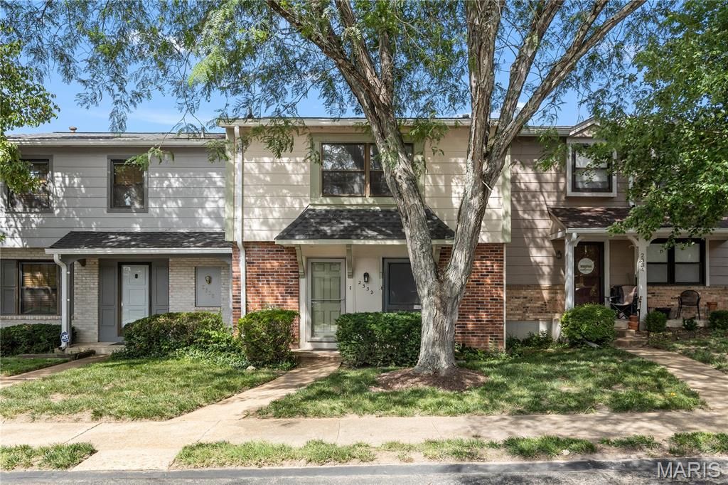 2332 Hidden Meadow Lane, Ballwin, MO 63021
