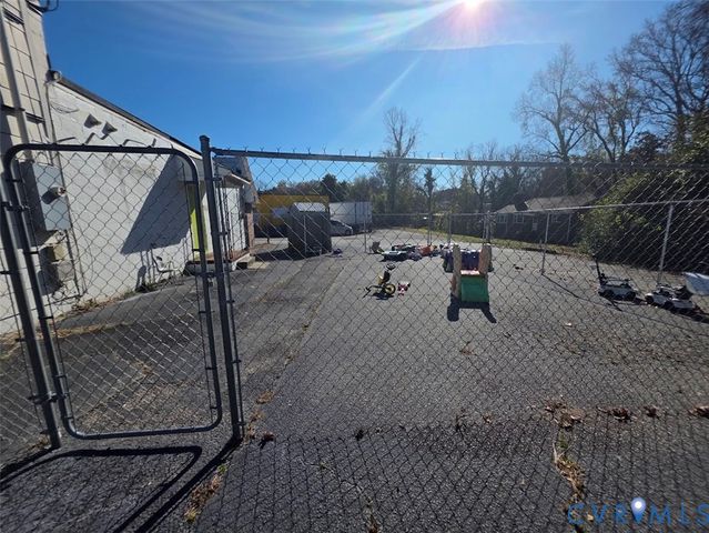 530 S Crater Rd, Petersburg, VA 23803