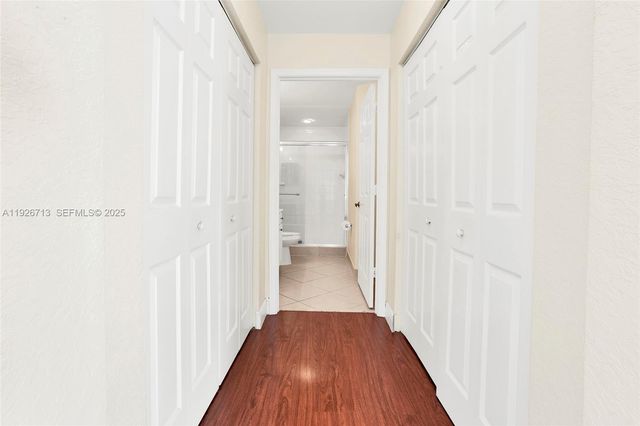 3340 Palomino Dr 211-2, Davie, FL 33024