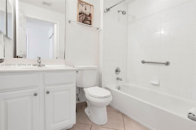 3340 Palomino Dr 211-2, Davie, FL 33024