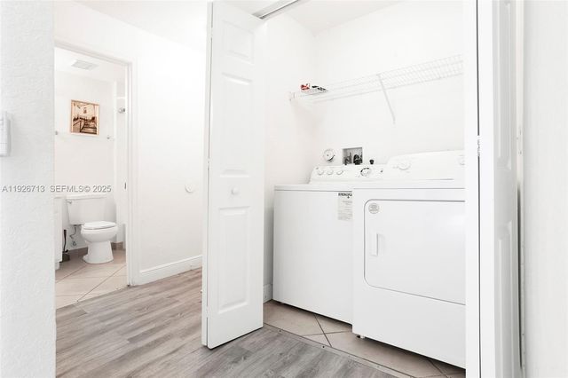 3340 Palomino Dr 211-2, Davie, FL 33024