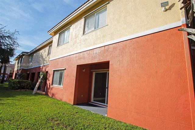 3340 Palomino Dr 211-2, Davie, FL 33024