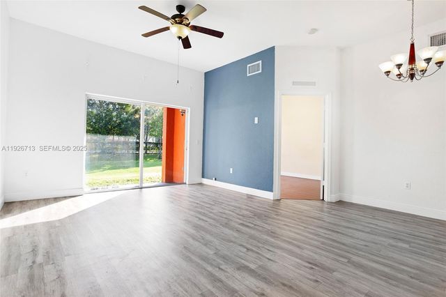 3340 Palomino Dr 211-2, Davie, FL 33024