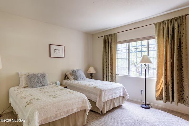 6322 N Calle De Adelita, Tucson, AZ 85718