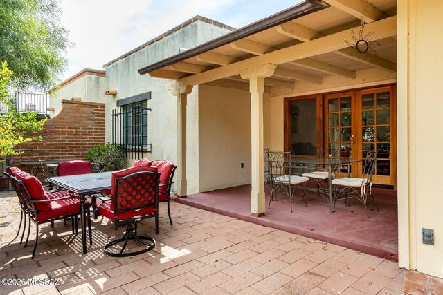 6322 N Calle De Adelita, Tucson, AZ 85718