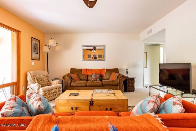 6322 N Calle De Adelita, Tucson, AZ 85718