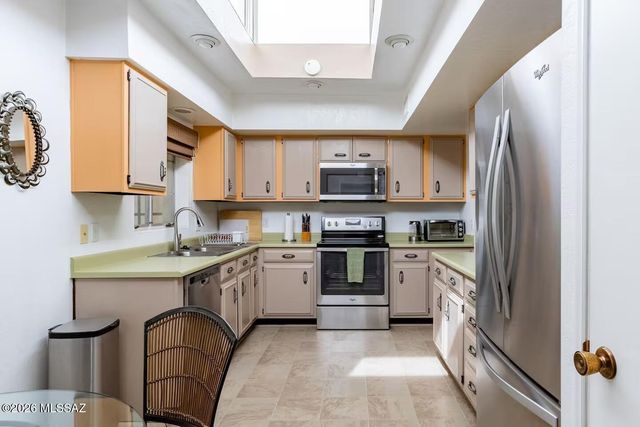 6322 N Calle De Adelita, Tucson, AZ 85718