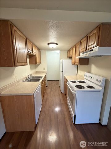 9012 47th Avenue E, Tacoma, WA 98446